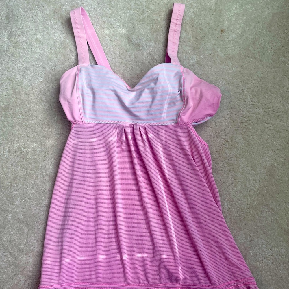 LuLulemon tank, size 12